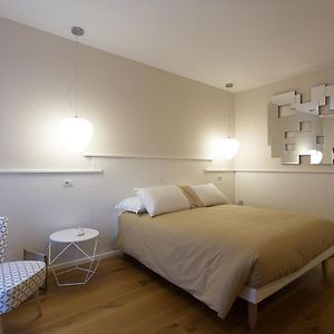 Camera grande con letto king size